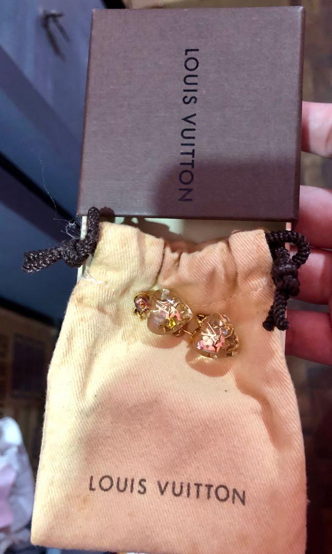 Louis Vuitton mother of pearl blossom earrings preorder , Women's Fashion,  Jewelry & Organizers, Earrings on Carousell