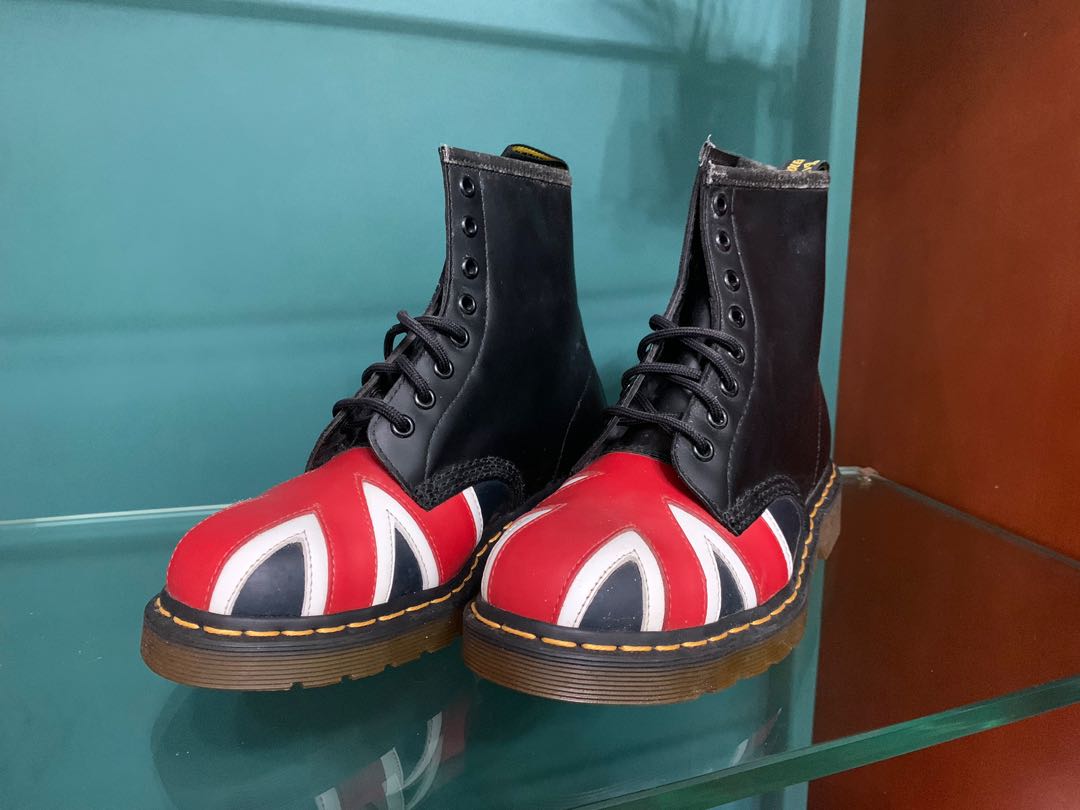 BRAND NEW Dr Martens Union Jack 8 eye Boots Men s Fashion