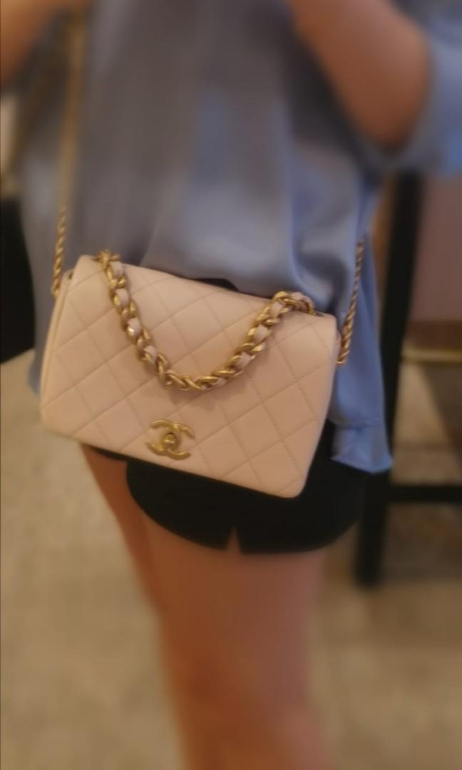 Chanel fashion online therapy flap