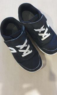 decathlon netball trainers