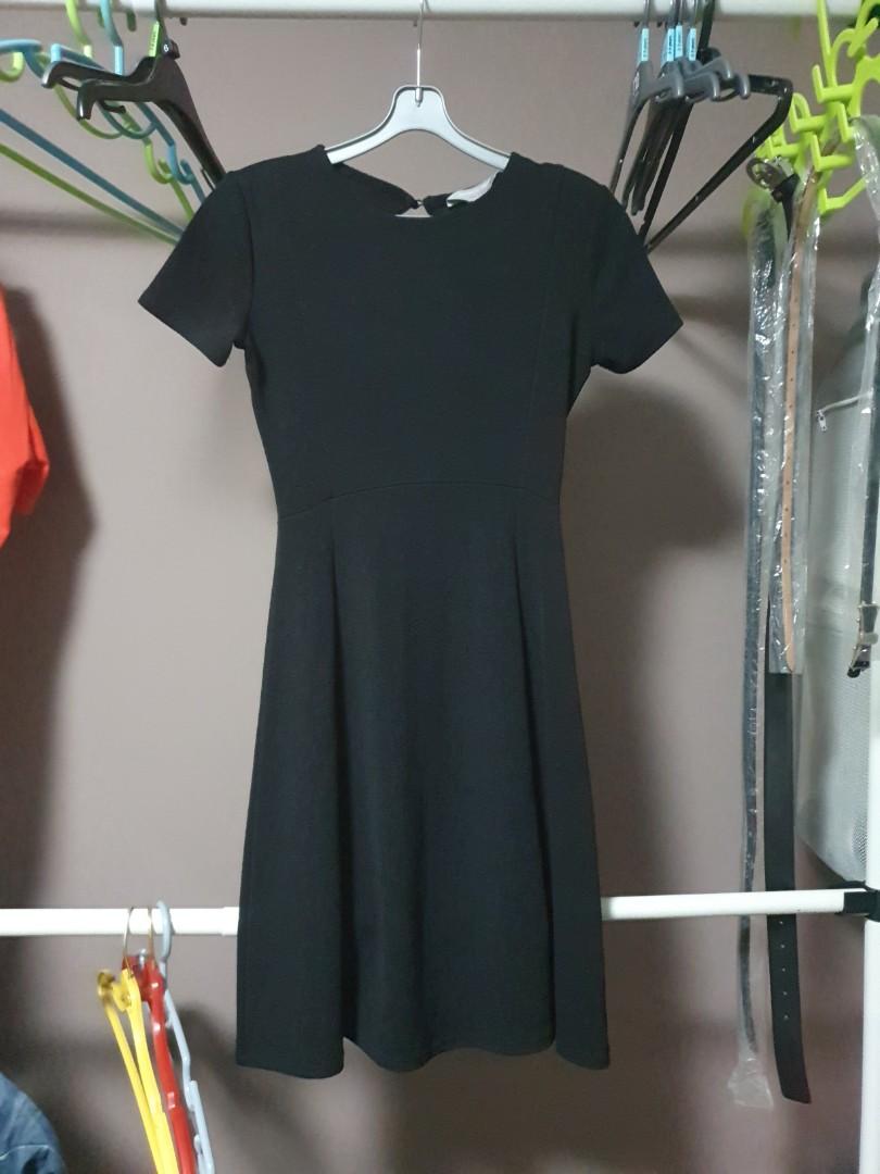 Dorothy Perkins Black Flare Dress, Women's Fashion, Dresses Sets