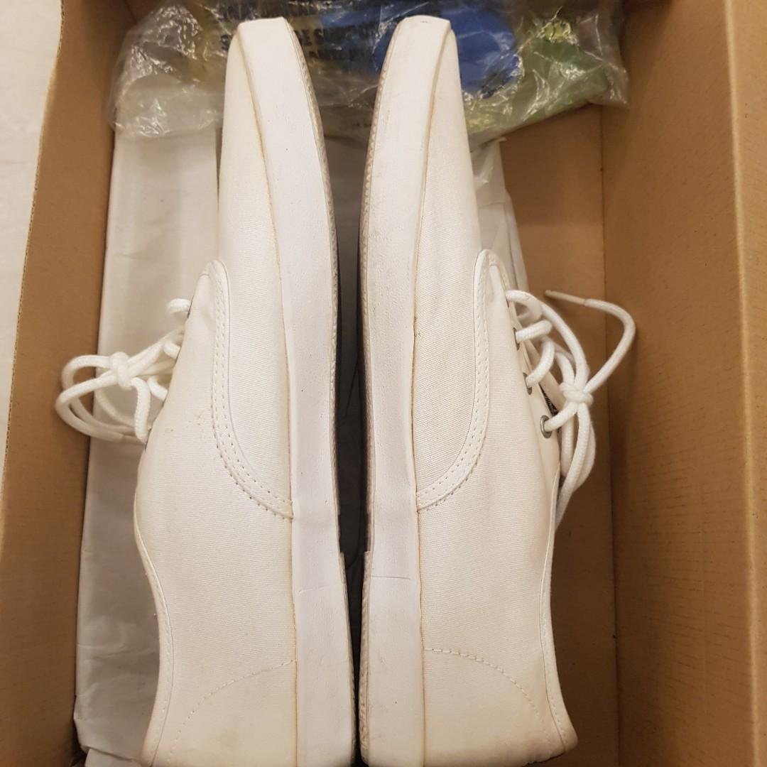 White fred perry plimsolls outlet