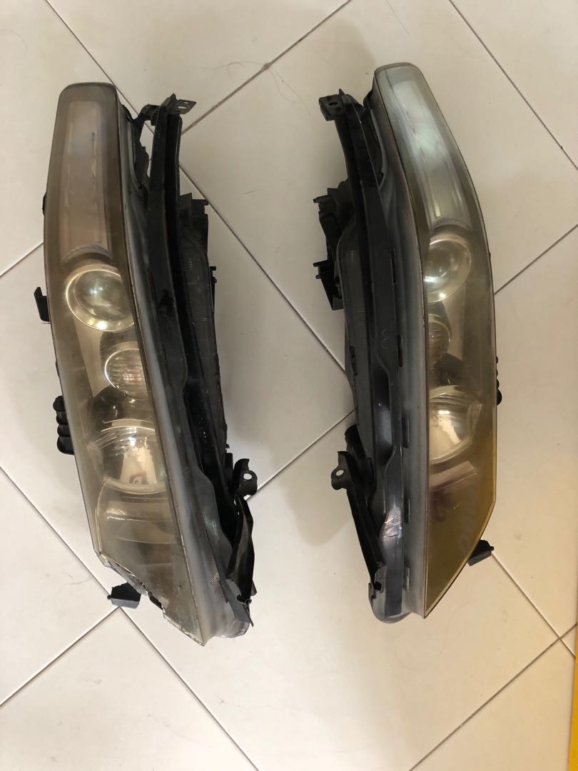 Honda accord euro r headlight ( l broken ), Car Accessories