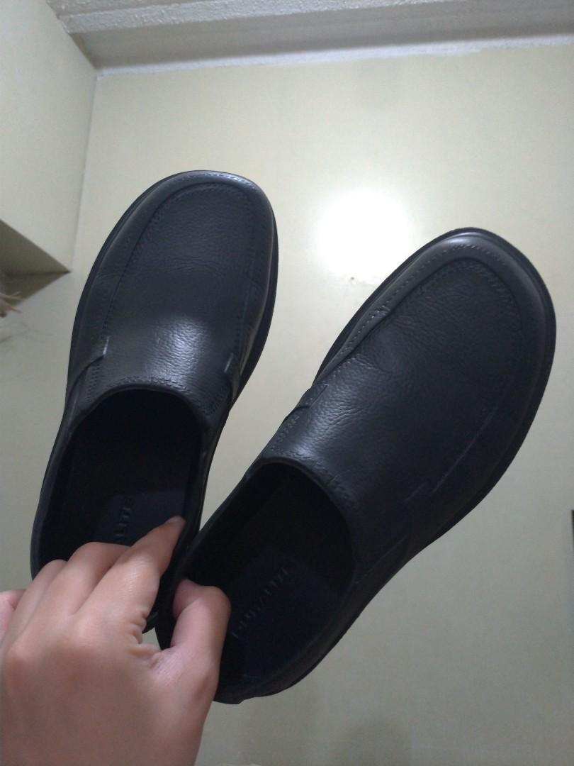 Kitchen rubber shoes hot sale