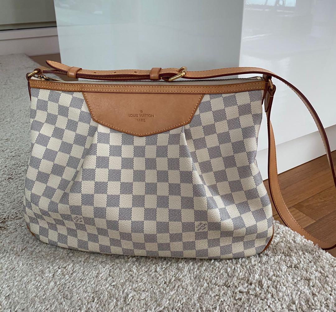Louis Vuitton Siracusa MM, Luxury, Bags & Wallets on Carousell