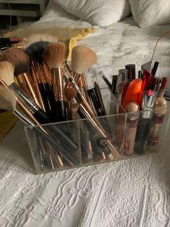 Makeup Stands
