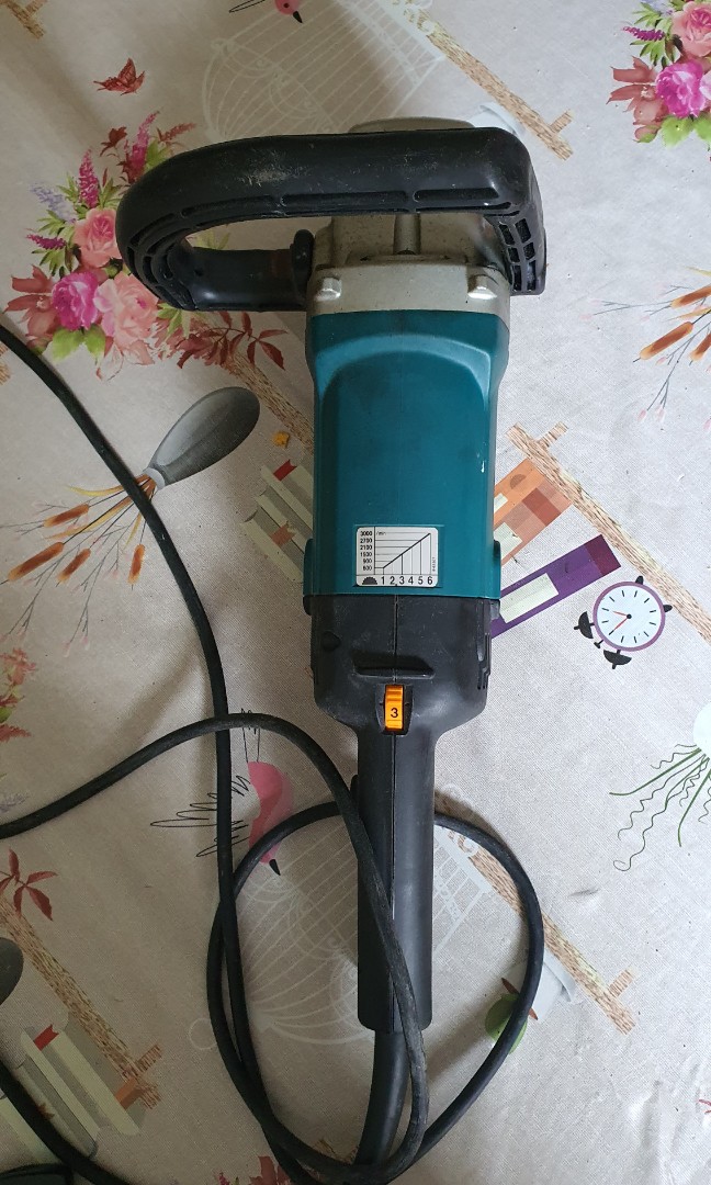 Makita rotary polisher 9227c, Furniture & Home Living, Home Improvement