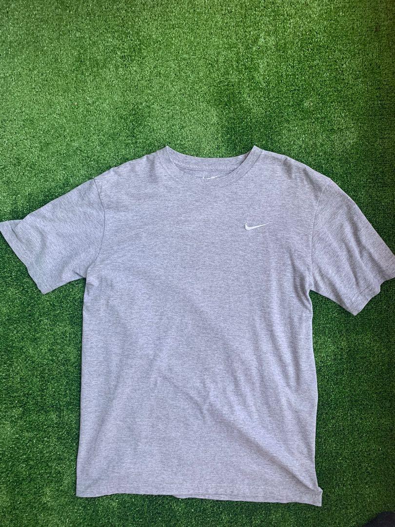 nike embroidered swoosh tee