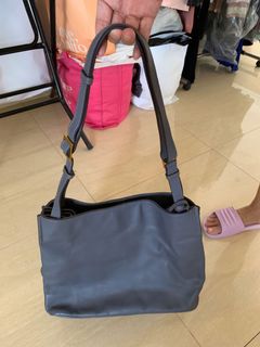 (Category: ) located in . Submitted by closetshop (Listing ID 1048652574, Image 1). Description: .
