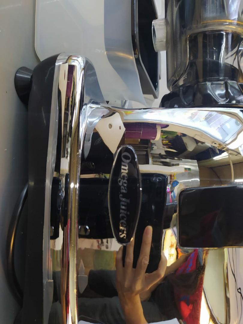 Slow juicer omega juicer j8228, TV & Home Appliances, Kitchen