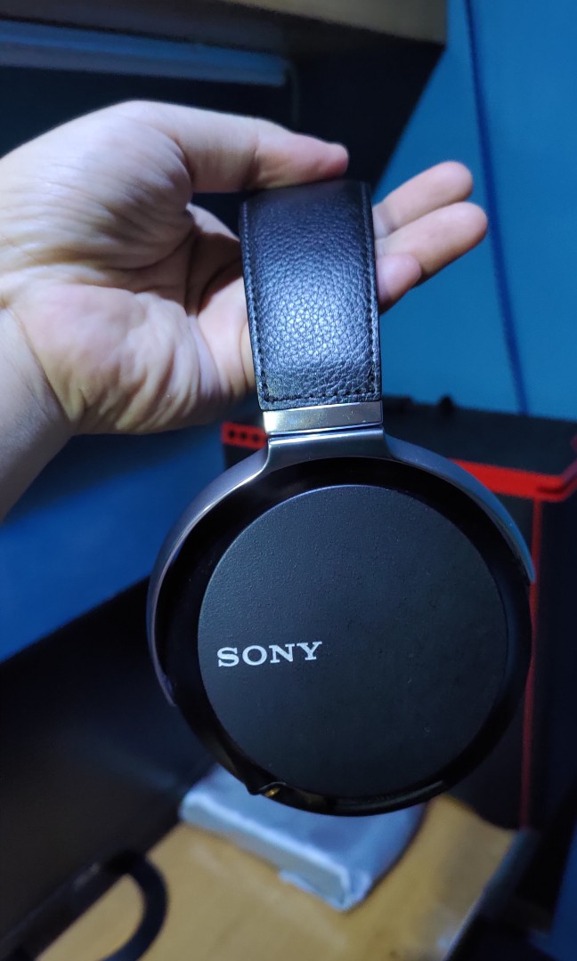 sony mdr v8
