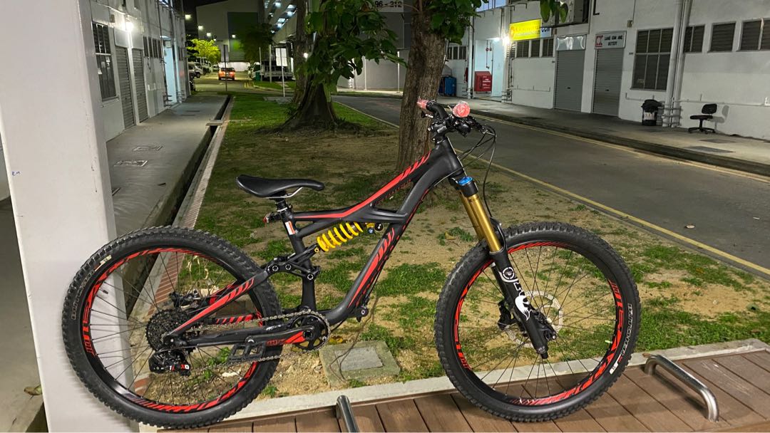 Specialized Enduro Expert Evo 26 Sports Equipment Bicycles