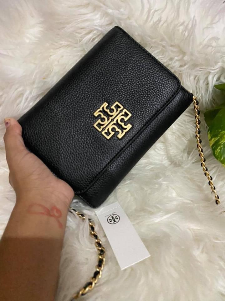 Tory Burch Britten chain wallet, Women's Fashion, Bags & Wallets, Purses &  Pouches on Carousell
