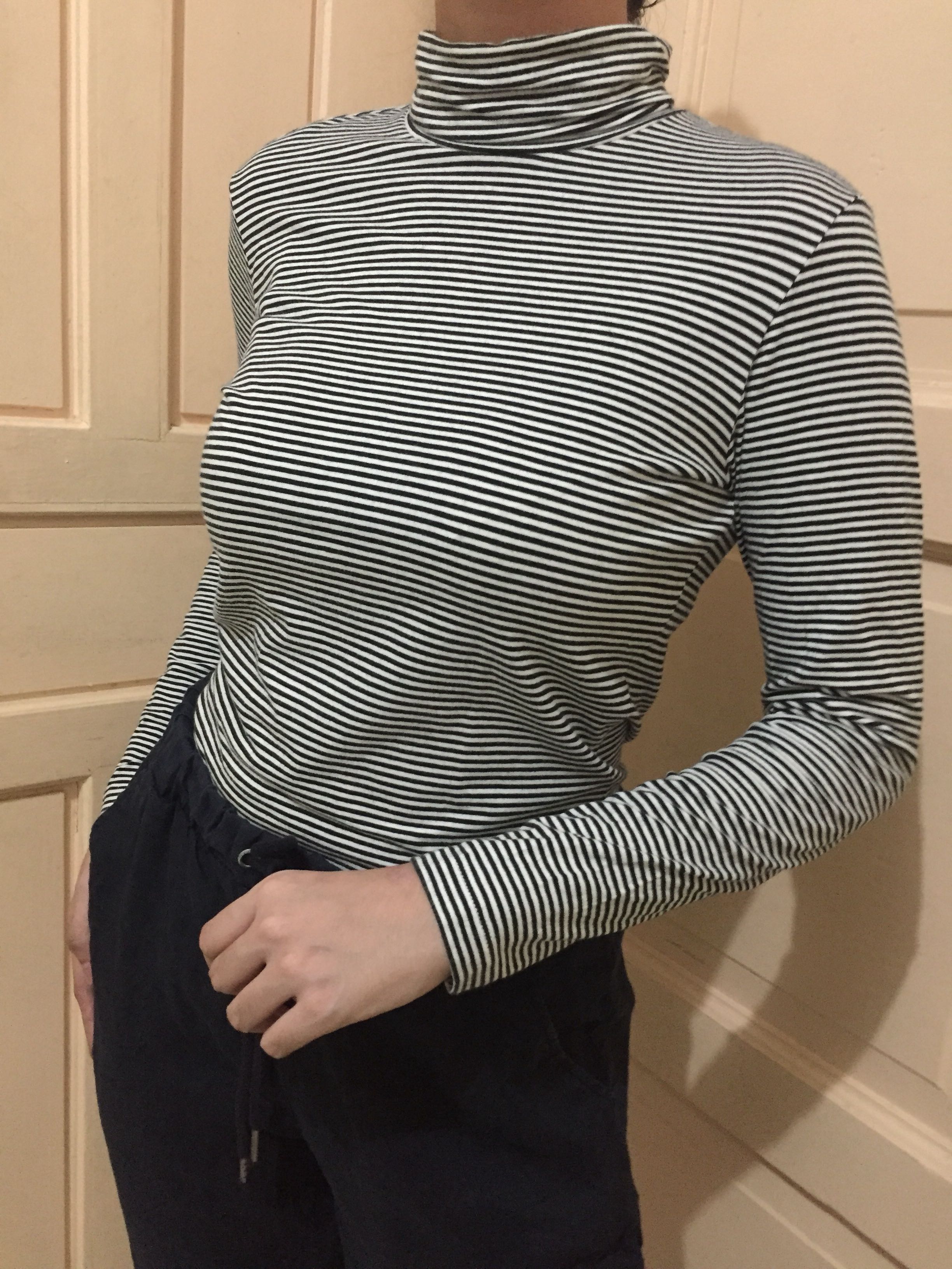 Uniqlo Striped Turtleneck Top Women s Fashion Tops Longsleeves