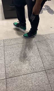 (Category: ) located in . Submitted by sneakersgthings (Listing ID 1048939892, Image 1). Description: .