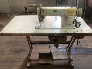 Assorted Brands Japan Heavy Duty Sewing Machines, Buttonsew, Buttonhole, Gratering Machine, HighSpeed , Piping , Overedging