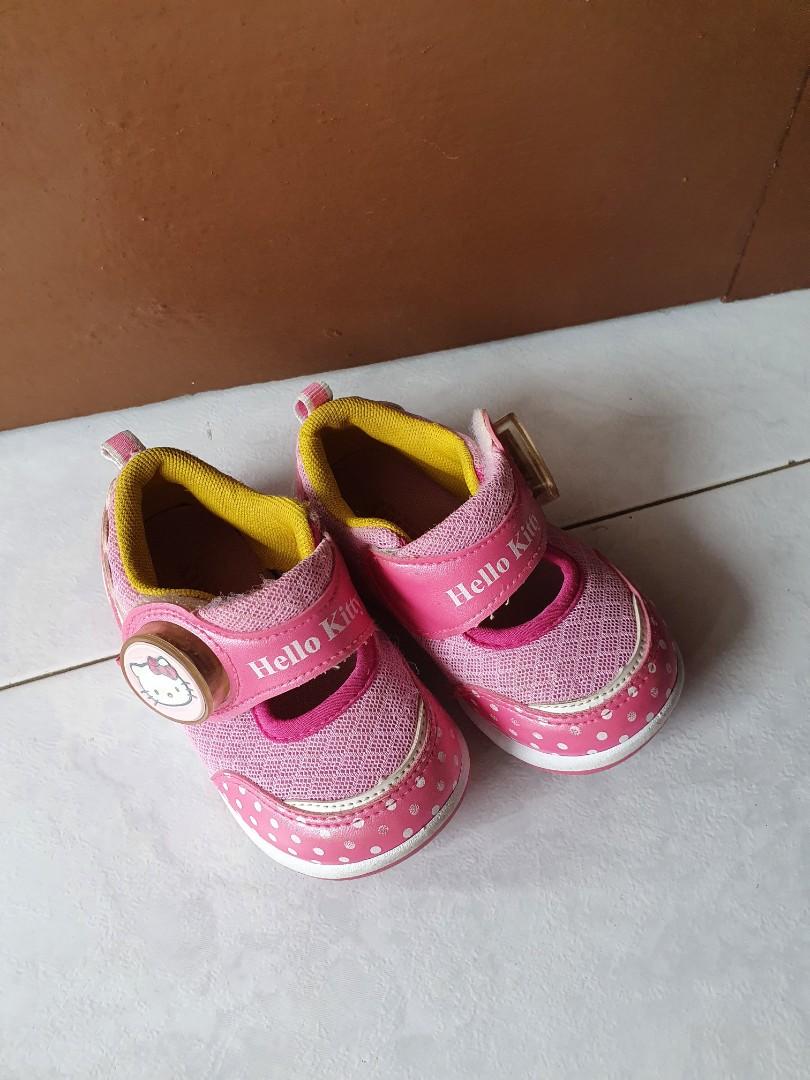 Bata hello kitty shoes, Babies \u0026 Kids 