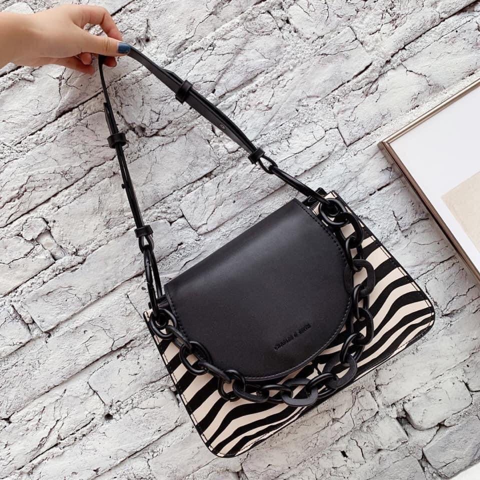 Chunky chain link shoulder bag best sale