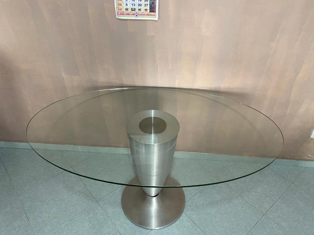 Dining Table (Category: Tables & Sets) located in Singapore. Submitted by jaykok90 (Listing ID 1048946091, Image 1). Description: Item Size is 60 inc X 34 inc Self collect at jurong west area.