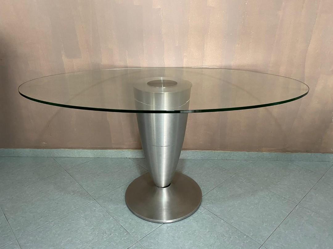 Dining Table (Category: Tables & Sets) located in Singapore. Submitted by jaykok90 (Listing ID 1048946091, Image 2). Description: Item Size is 60 inc X 34 inc Self collect at jurong west area.