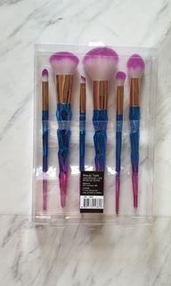 Elegant handles Make up brush