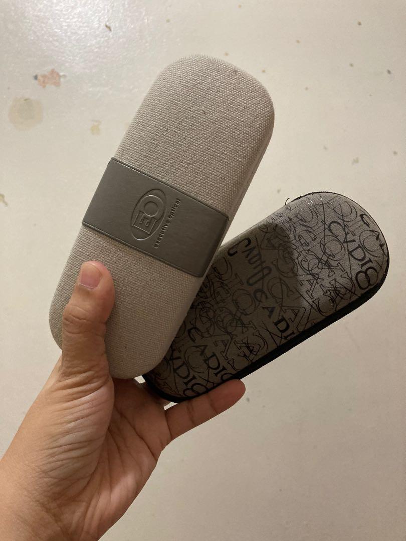 Eyeglasses case (Category: Sunglasses & Eyewear) located in Santa Rosa. Submitted by laispreloved (Listing ID 1049016364, Image 1). Description: Get these for 100php..