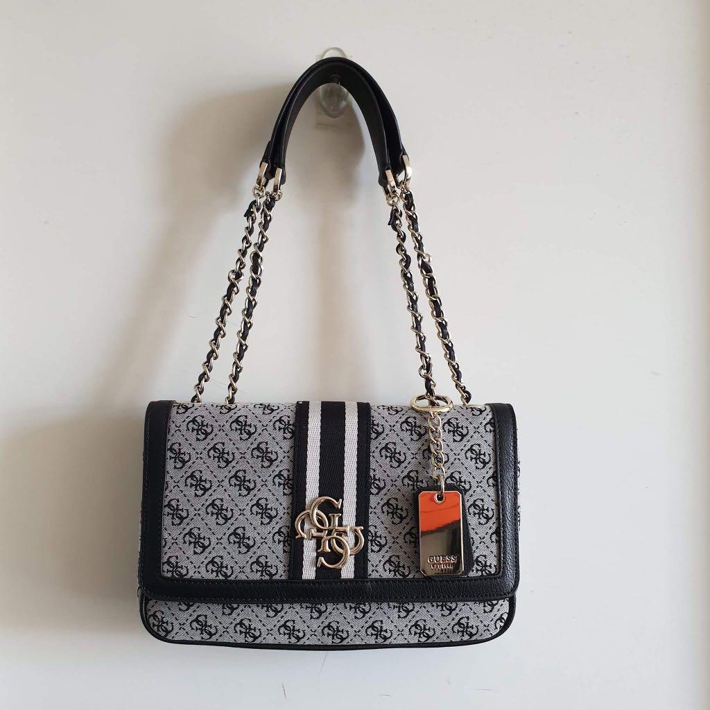 Guess vintage online crossbody flap