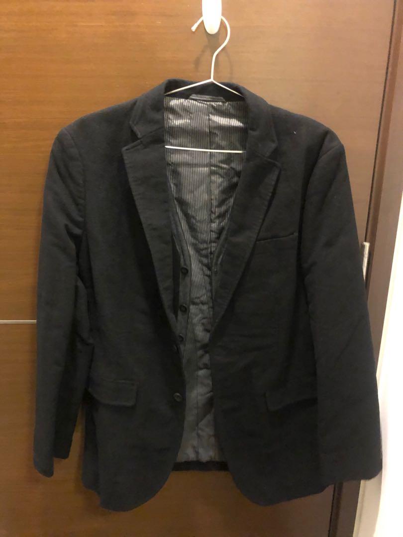 Jacket (Category: Coats, Jackets and Outerwear) located in Singapore. Submitted by friendlybear (Listing ID 1048895878, Image 4). Description: Various blazer jackets .