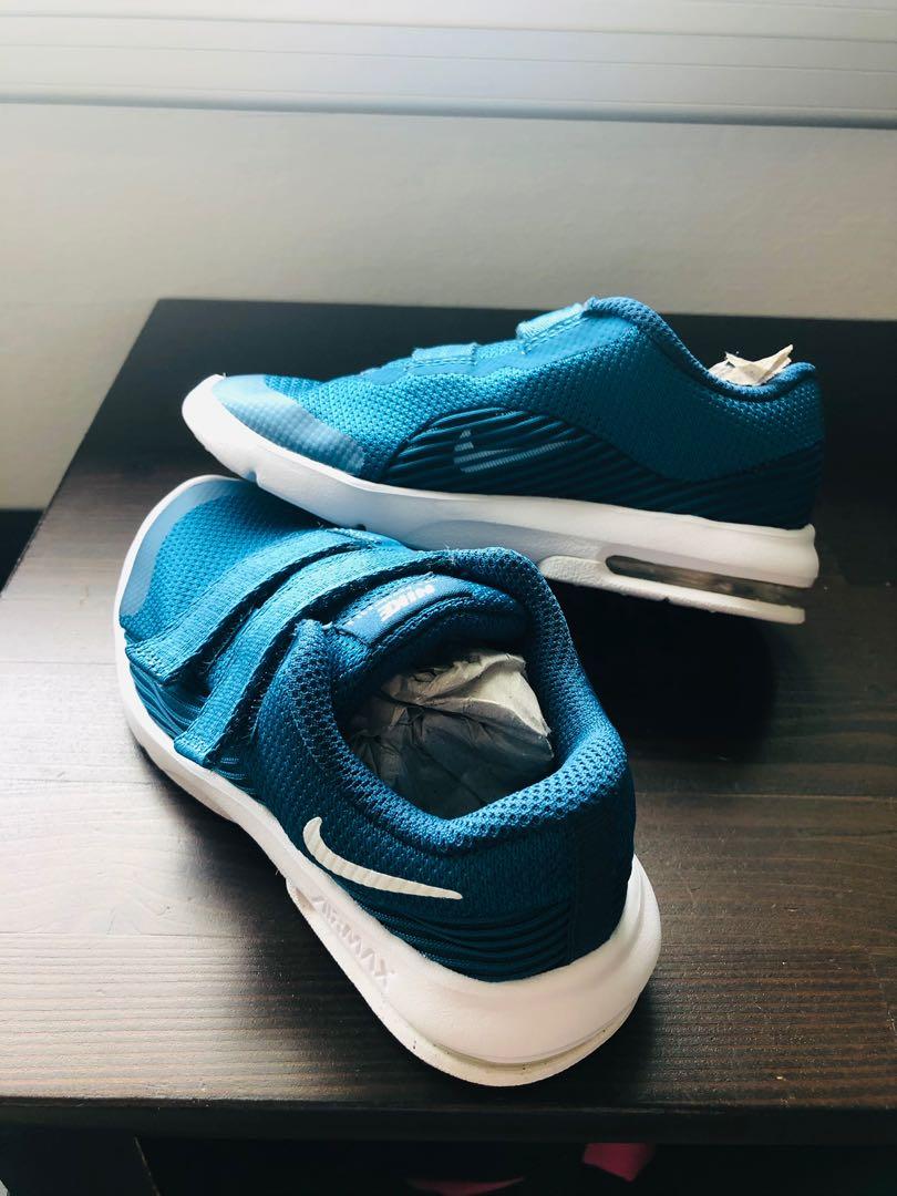 Nike air max advantage kids hotsell