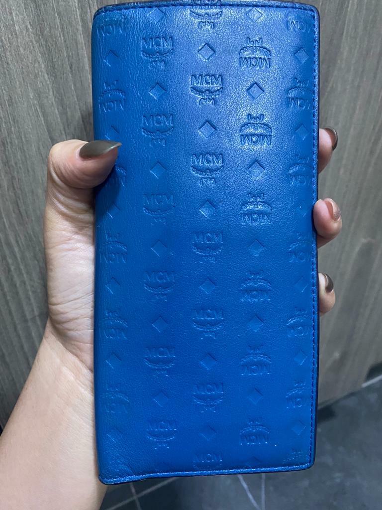 Mcm wallet sale outlet