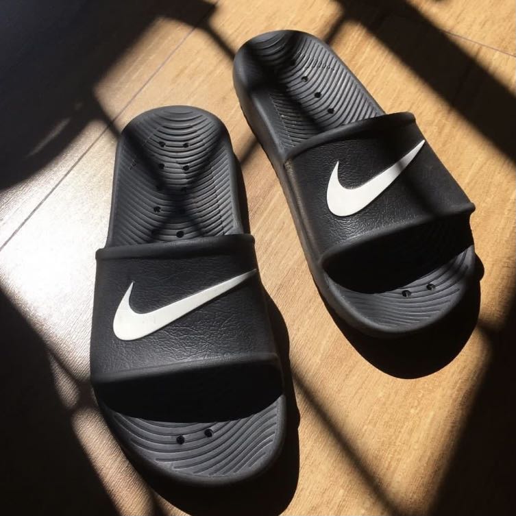 nike slidders