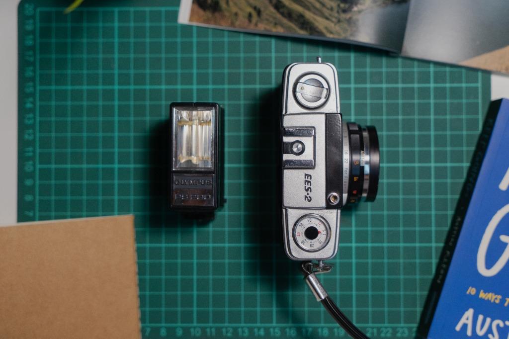 Olympus Pen EES.2 with PS200 Flash, Photography, Cameras on Carousell