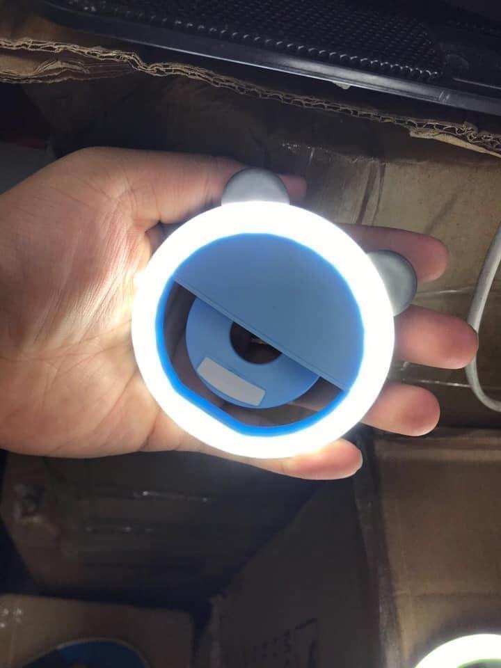 Phone ringlight (Category: Mounts & Holders) located in Cainta. Submitted by iubelle (Listing ID 1048995529, Image 2). Description: .