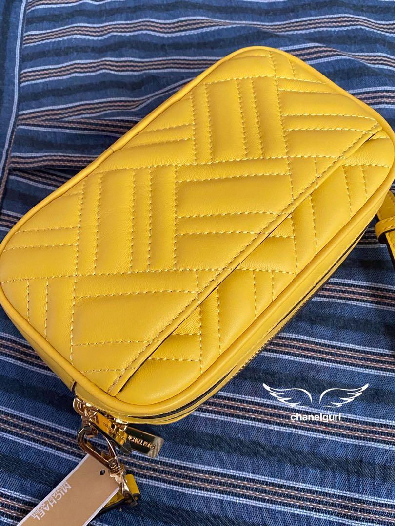 Michael kors peyton camera bag 2025