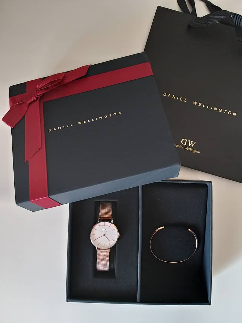 Dw watch deals gift set