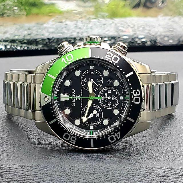 Seiko prospex sea diver's 200m chronograph solar sports watch green ssc615p1 deals
