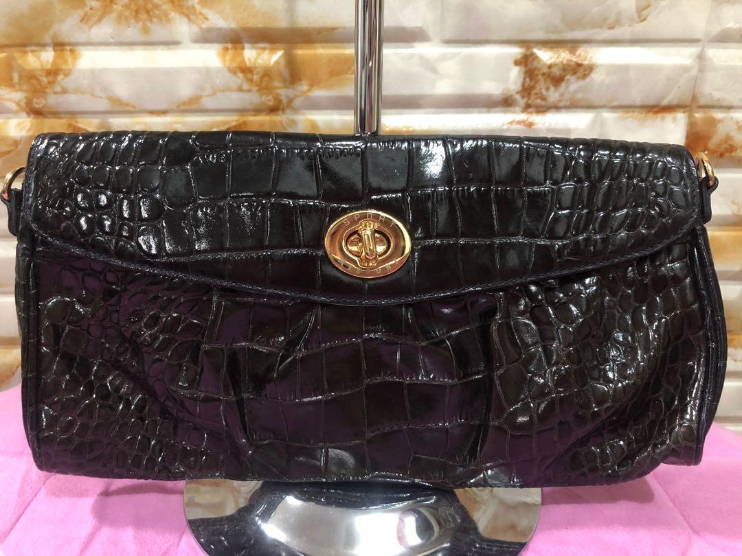 Sport Missoni Chainsling bag (Category: Luxury Bags & Wallets) located in Binan City. Submitted by angel03deguzman (Listing ID 1048954333, Image 3). Description: -Original sport missoni -bought in the US -looks new .