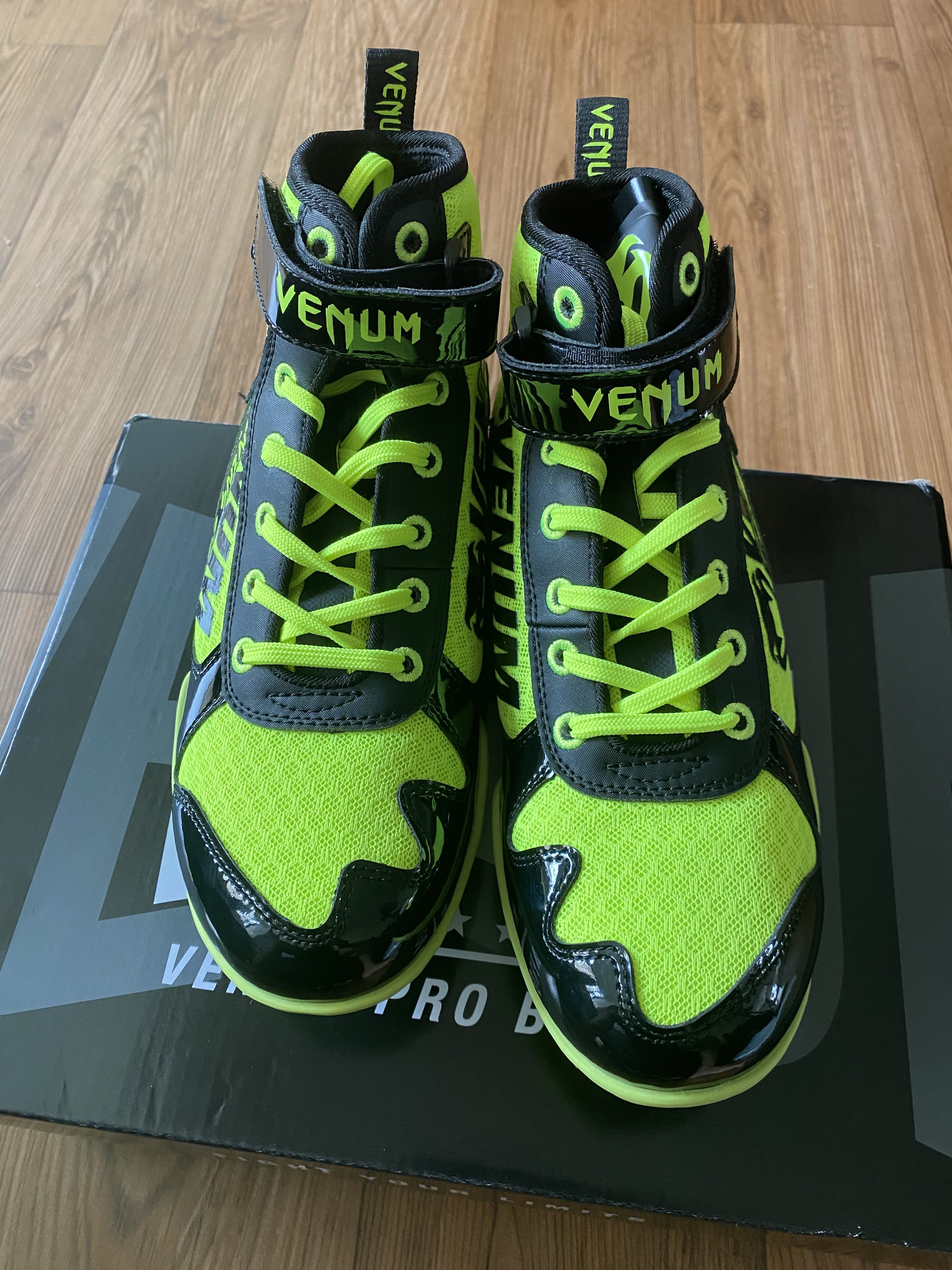 Venum giant low boxing sales shoes