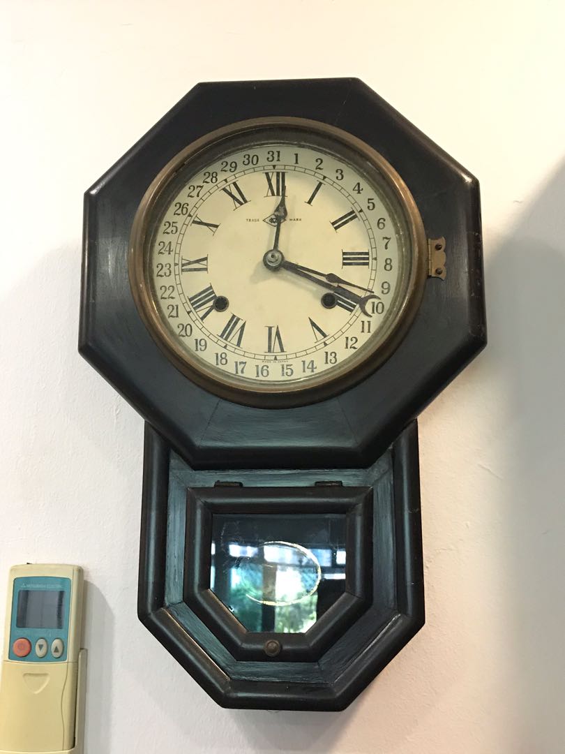 Vintage Japanese Clock with Day Calendar, Hobbies & Toys, Memorabilia