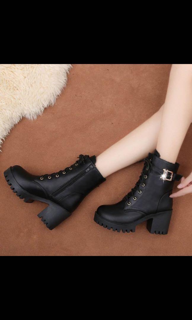 womens black heel boots