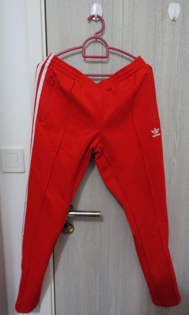 red jogger shorts