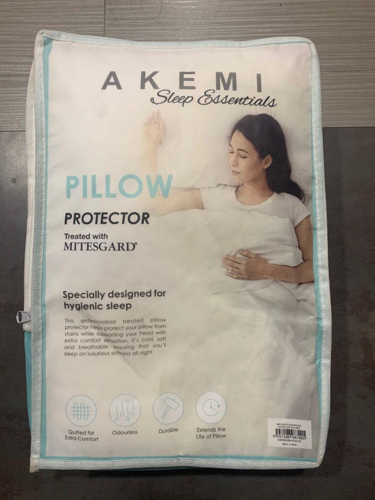 akemi pillow protector