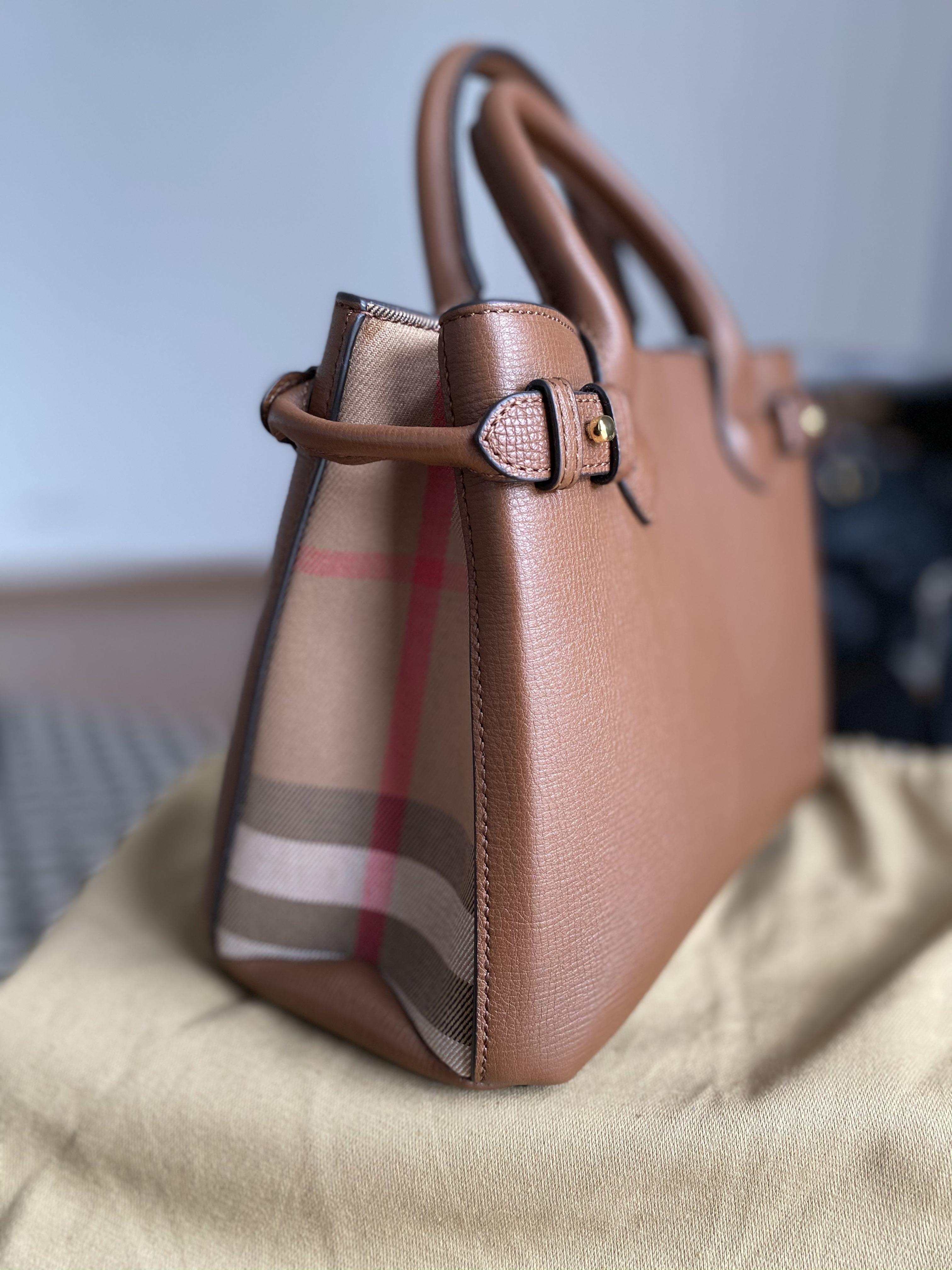 Burberry small banner leather tote hotsell