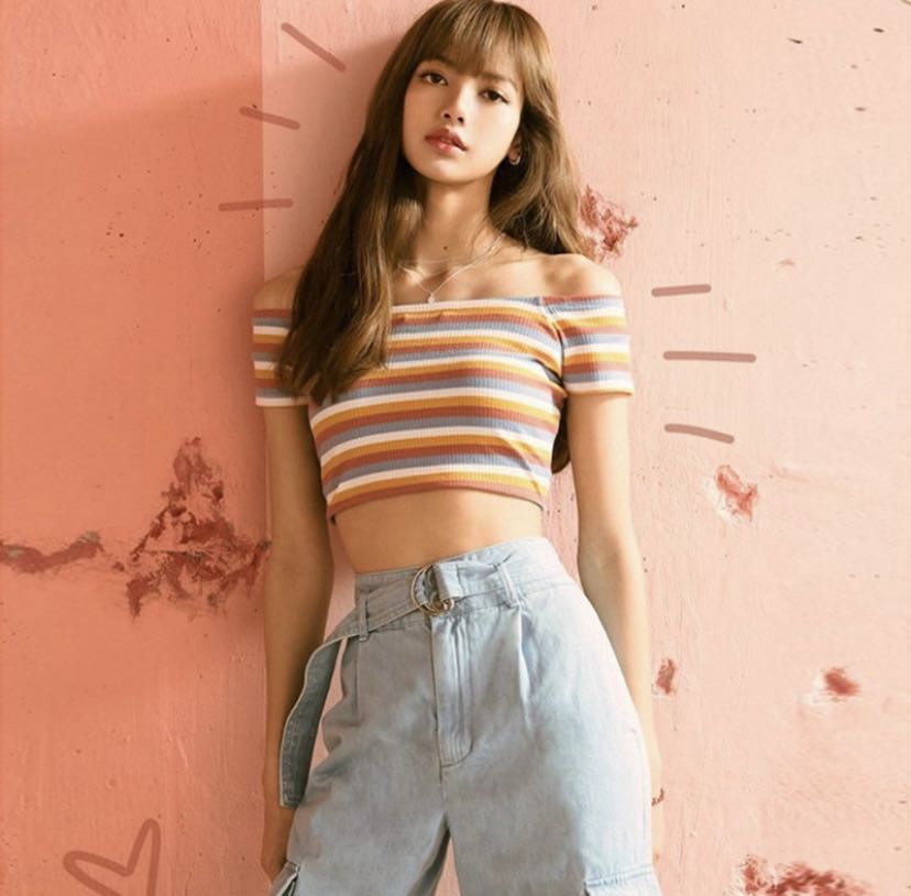 Stretchable black Ribbed crop top sports bra as worn by blackpink Lisa ,  Women's Fashion, Tops, Other Tops on Carousell
