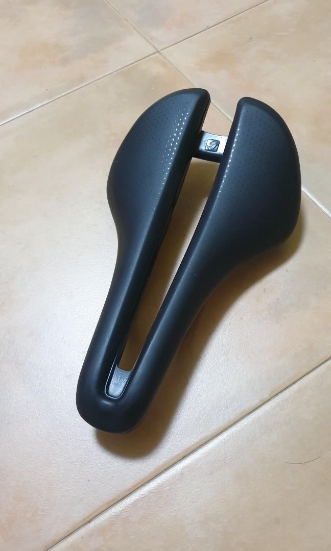 aeolus comp saddle