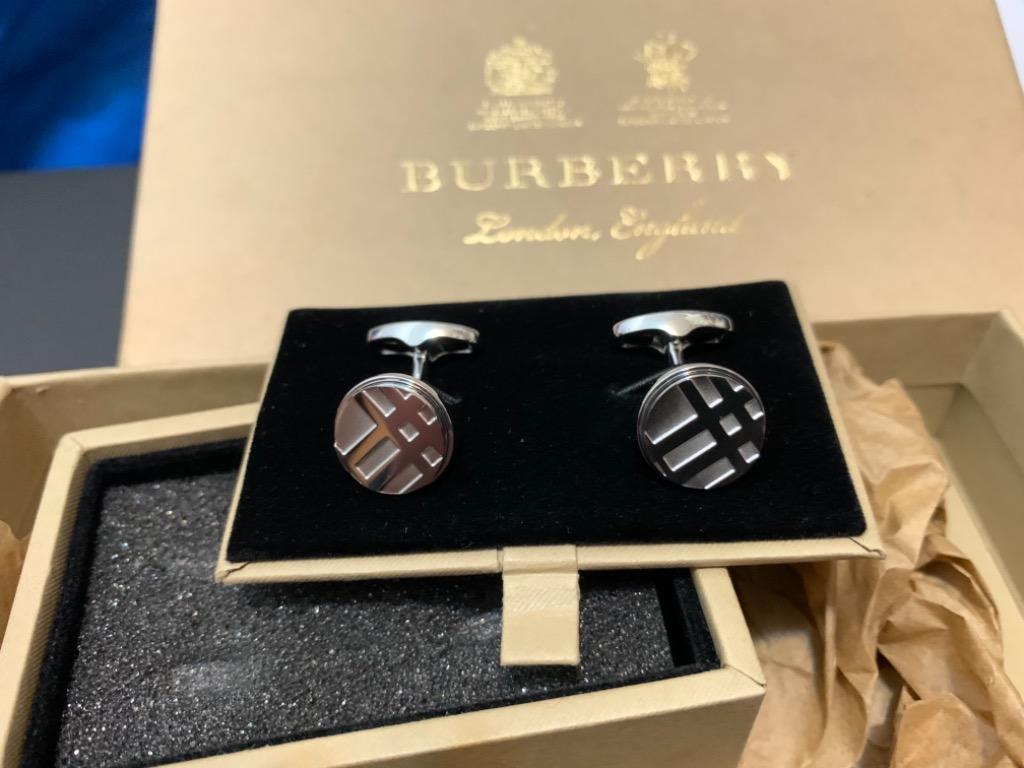 Burberry 袖口鈕（100%New and Real）, 男裝, 手錶及配件, 絲巾- Carousell