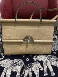 (Category: ) located in . Submitted by miszihab (Listing ID 1049234131, Image 1). Description: .