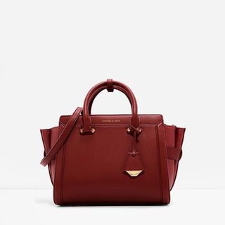 (Category: ) located in . Submitted by evrydy.apparel (Listing ID 1049103666, Image 1). Description: .