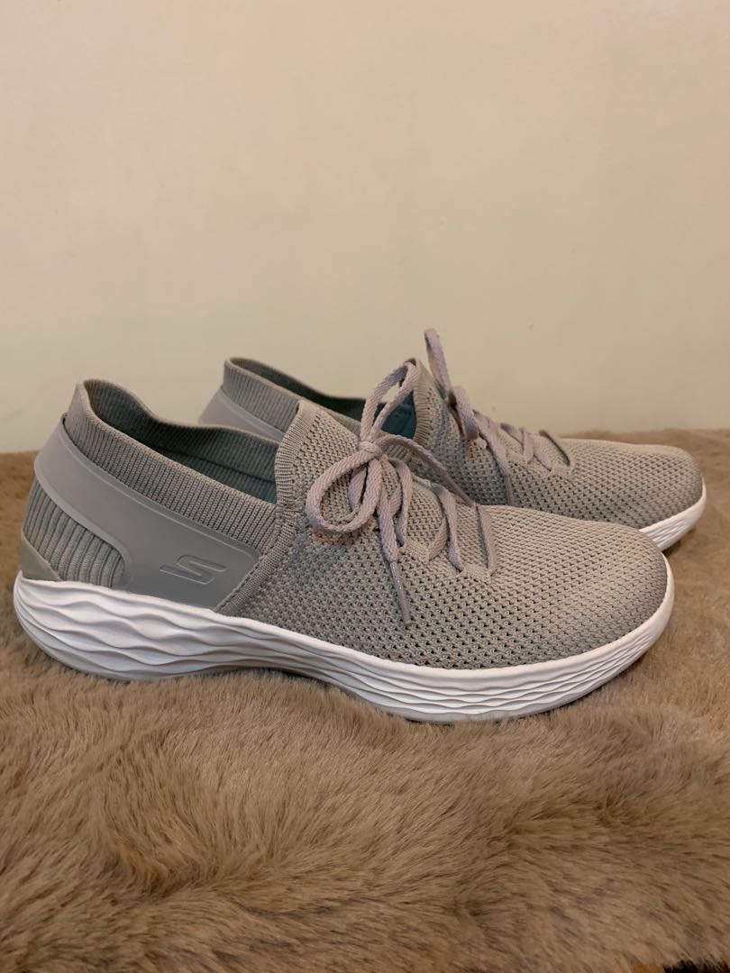 skechers fashion square mall