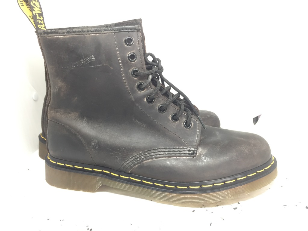 weight of a pair of dr martens boots